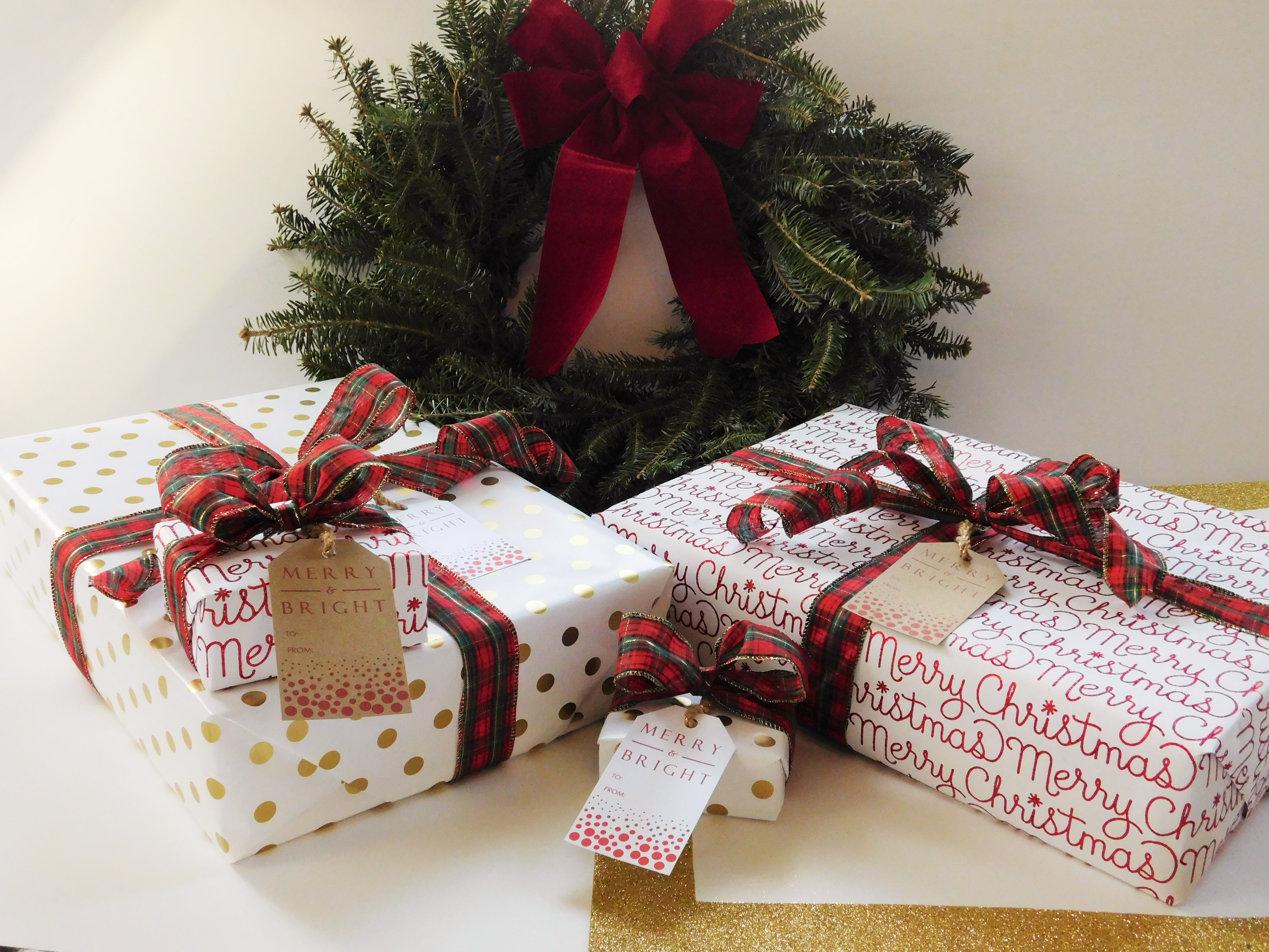 Leigha Ali - Holiday Gift Tags (Free Printable!)