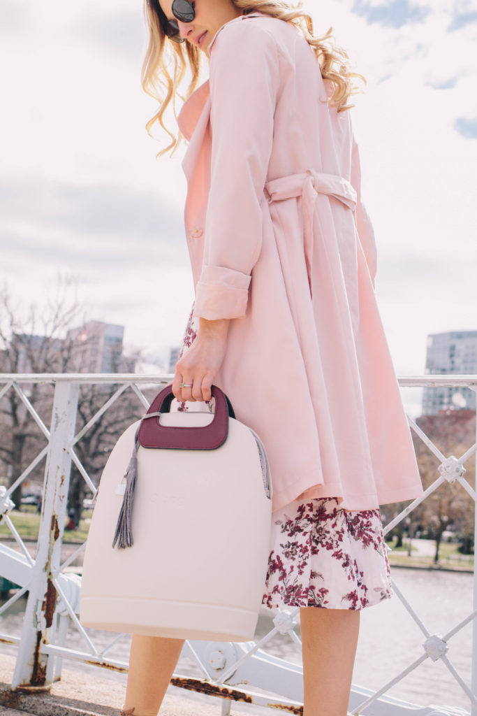 Style blogger Leigha Gardner, of The Lilac Press, on Newbury Street wearing 3 handbags from O Bag Boston for transitioning to spring.