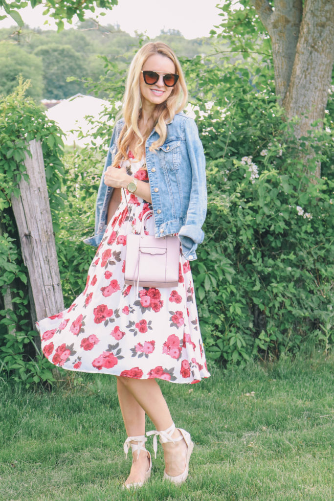 Style blogger, Leigha Gardner, of The Lilac Press showcasing 5 timeless spring trends.